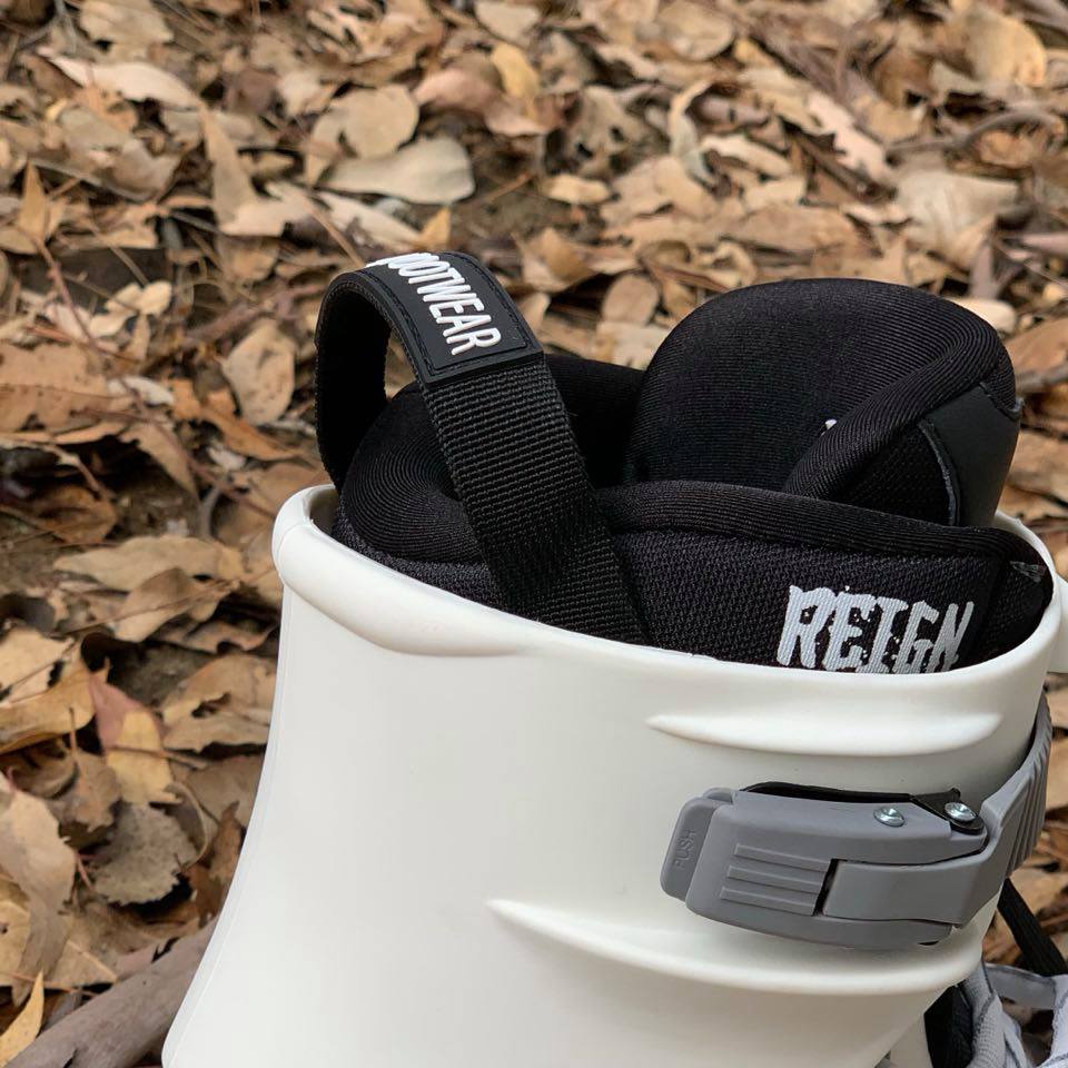 Reign V3 Liner HT black/white